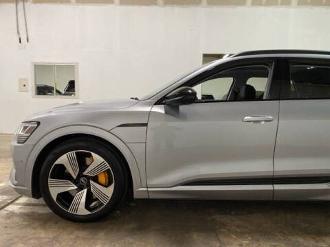 2023 Audi e-tron quattro Premium Plus