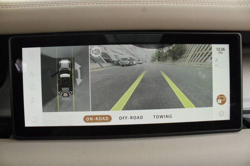 2020 Land Rover Defender 110 SE