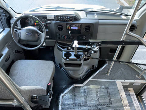 2013 Ford E-Series E-450 SD