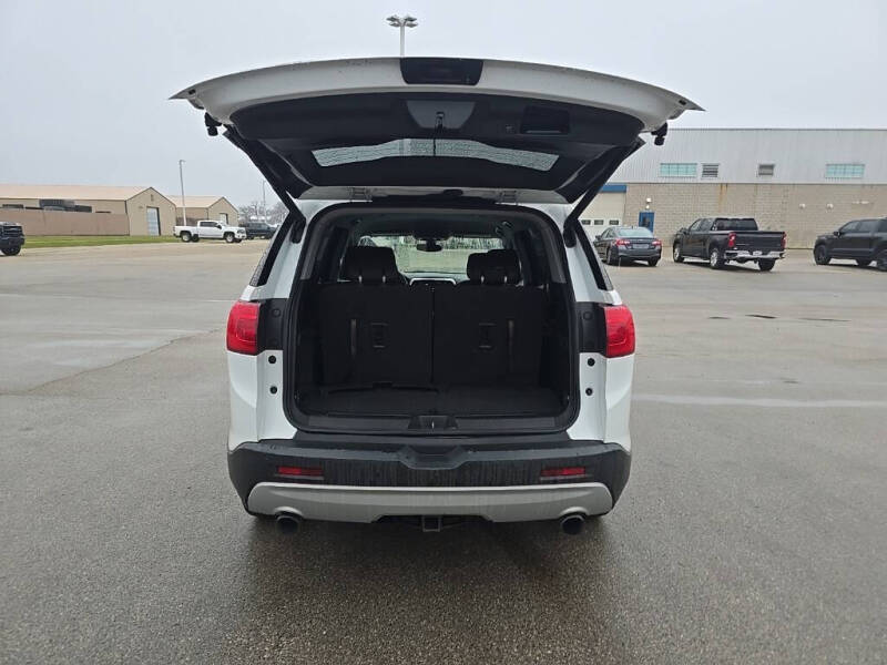 2017 GMC Acadia SLE-2