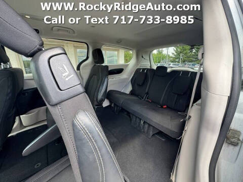 2023 Chrysler Voyager LX