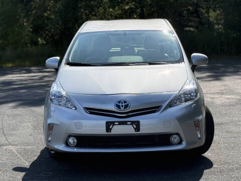 2012 Toyota Prius v Two