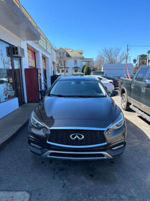 2018 INFINITI QX30 Premium