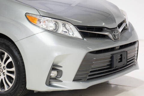 2020 Toyota Sienna XLE Premium 8-Passenger