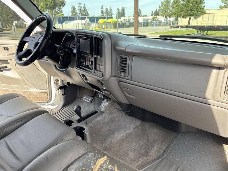 2005 GMC Sierra 2500HD