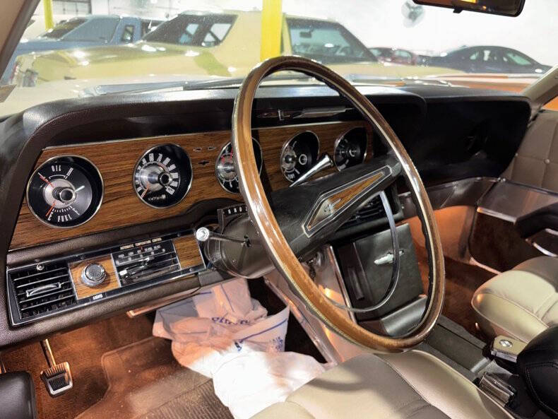 1969 Ford Thunderbird