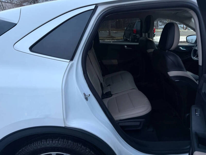 2020 Ford Escape Hybrid Titanium