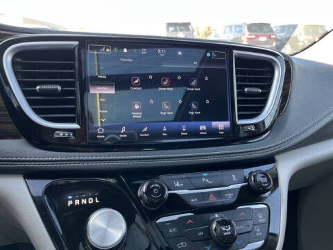 2023 Chrysler Pacifica Plug-In Hybrid Limited