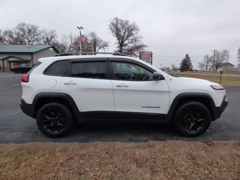 2017 Jeep Cherokee Trailhawk photo 4