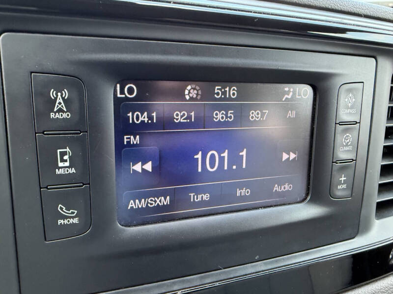 2017 Chrysler Pacifica Touring-L