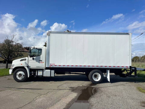 2017 Hino 268
