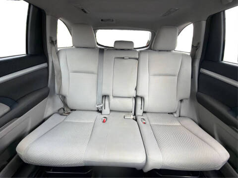 2017 Toyota Highlander LE