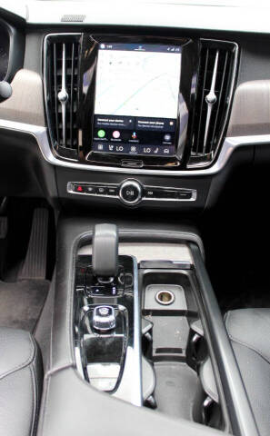2023 Volvo S90 B6 Plus