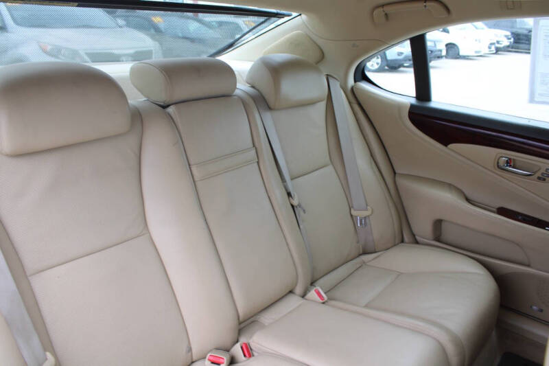 2007 Lexus LS 460