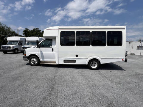 2014 Chevrolet Express C-4500 Shuttle Bus
