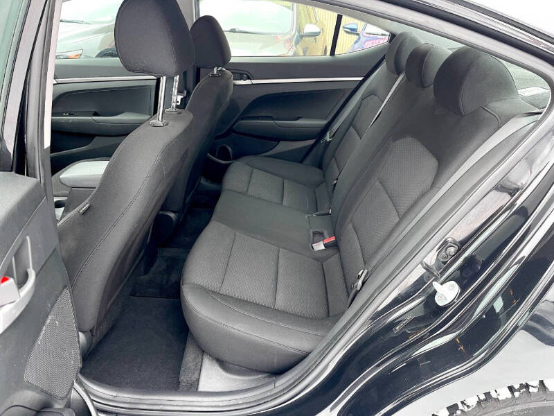 2019 Hyundai Elantra SE