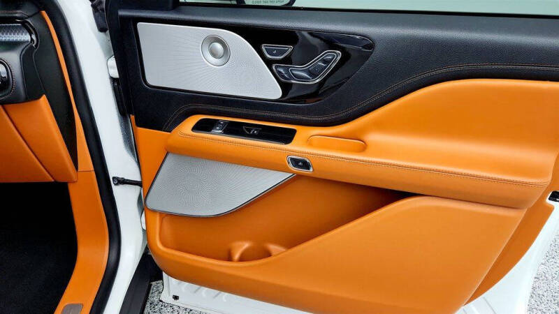 2022 Lincoln Aviator Black Label