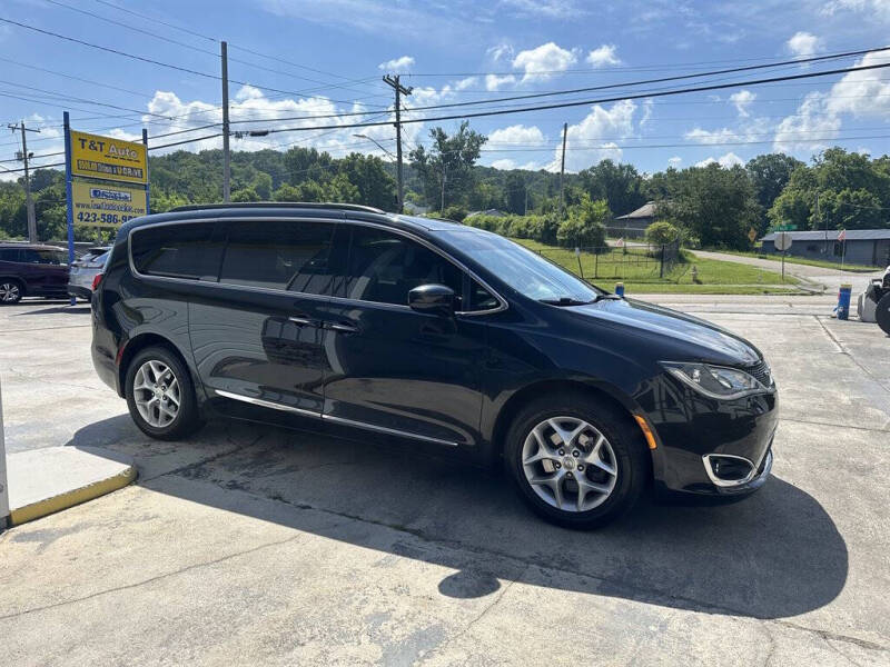 2017 Chrysler Pacifica Touring-L