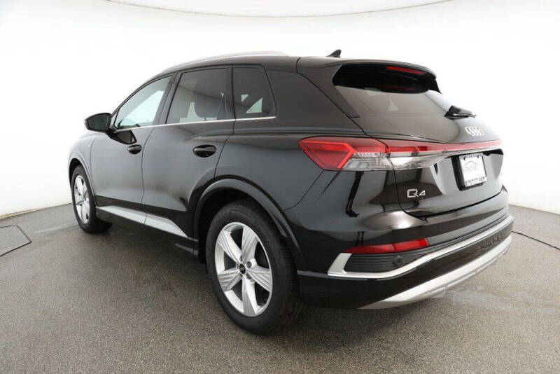 2025 Audi Q4 e-tron quattro Premium 55