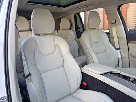 2025 Volvo XC90 T8 Ultra Bright Theme 7P