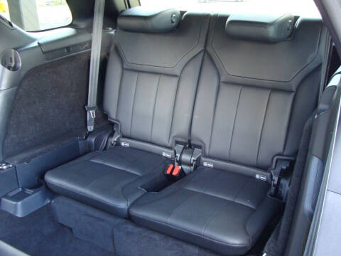 2020 Land Rover Discovery Landmark Edition