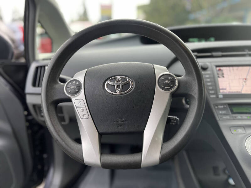 2010 Toyota Prius III