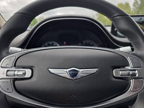 2025 Genesis GV70 2.5T Standard