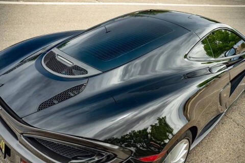 2017 McLaren 570GT