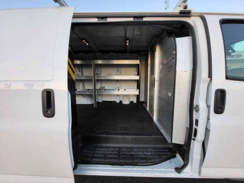 2023 GMC Savana 2500