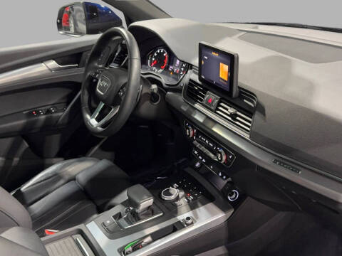 2020 Audi Q5 quattro Titanium Premium 45 TFSI