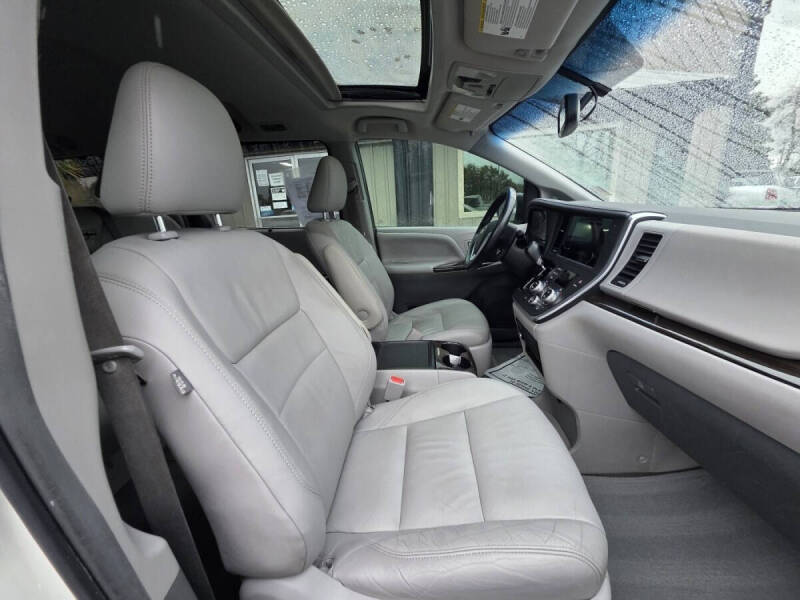 2015 Toyota Sienna