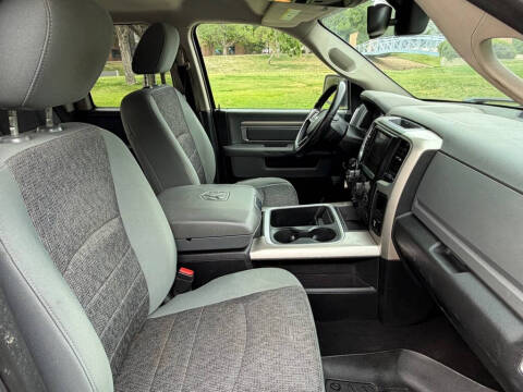 2016 RAM 1500 SLT