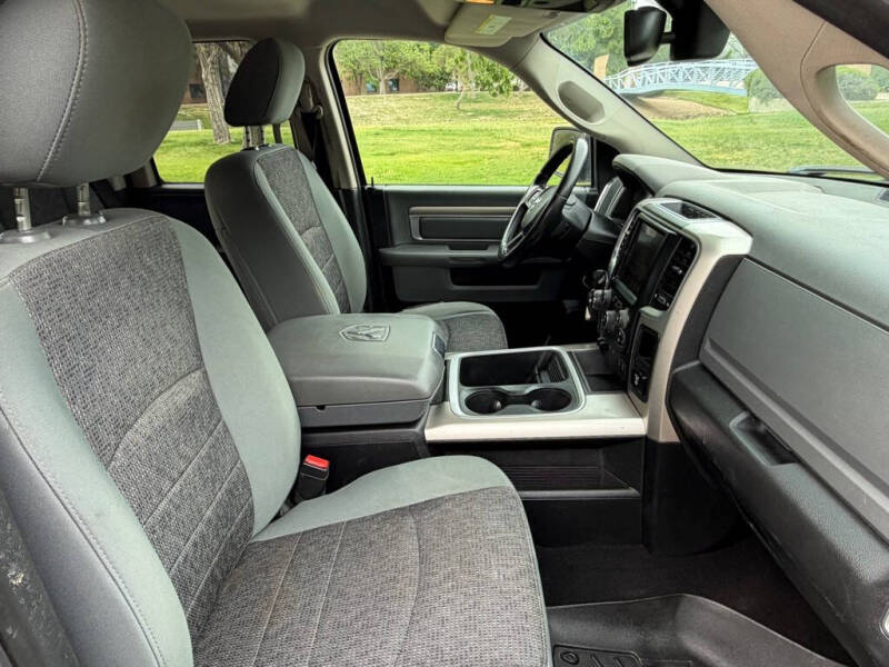 2016 RAM 1500 SLT