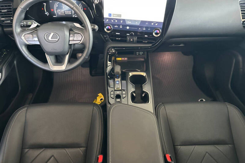 2025 Lexus NX 450h+