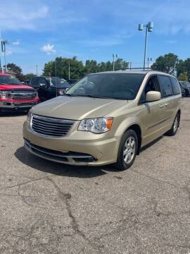 2011 Chrysler Town and Country for sale at R&R Car Company in Mount Clemens MI