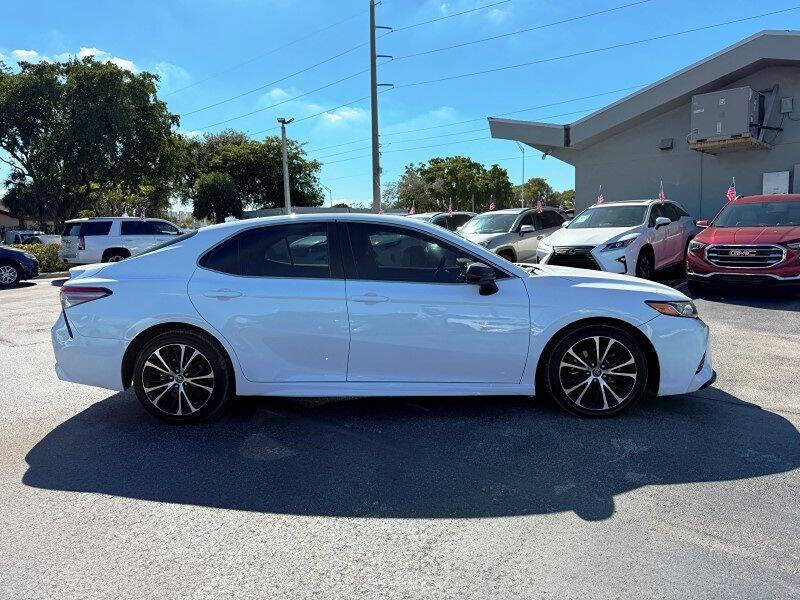 2019 Toyota Camry SE
