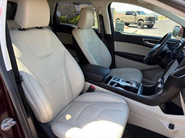2022 Ford Edge Titanium