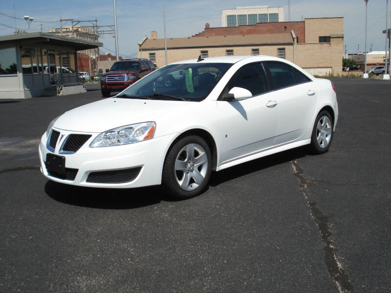 2010 Pontiac G6 for sale at Shelton Motor Company in Hutchinson KS