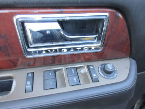 2011 Lincoln Navigator L