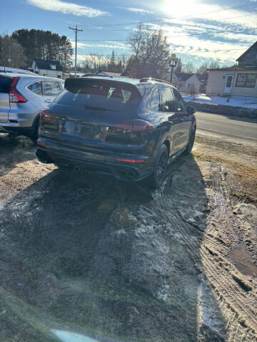 2017 Porsche Cayenne GTS