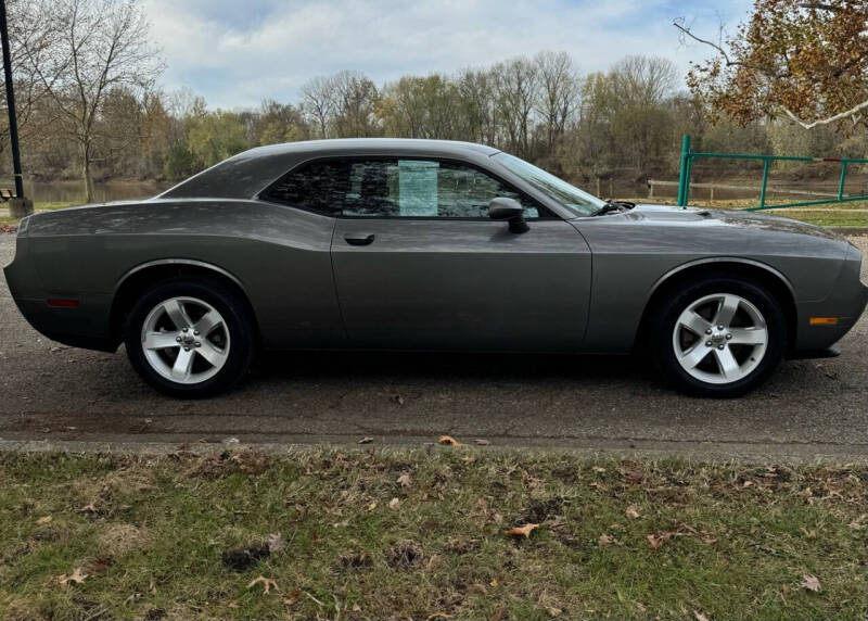 Used 2011 Dodge Challenger SE with VIN 2B3CJ4DG5BH596585 for sale in Terre Haute, IN