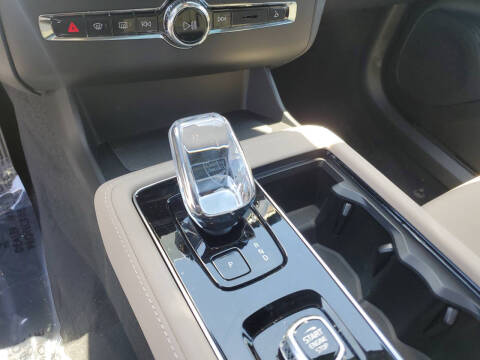 2025 Volvo XC90 B6 Plus Bright Theme 7P