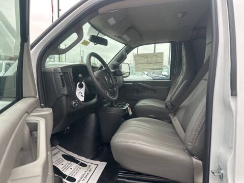 2025 Chevrolet Express 2500