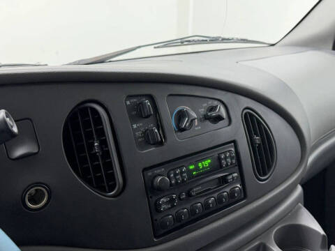 2003 Ford E-Series E-350 SD XL