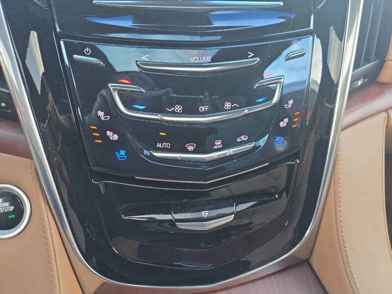 2017 Cadillac Escalade Platinum