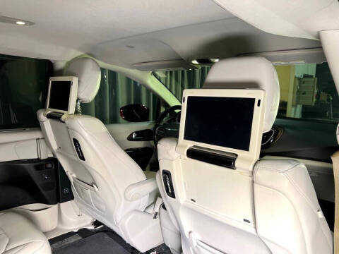 2017 Chrysler Pacifica Touring-L Plus