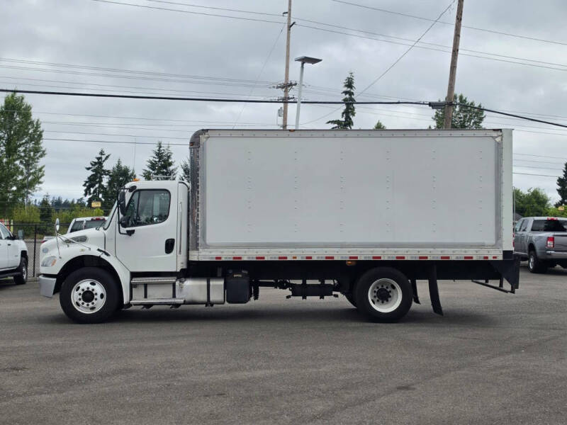 2018 Freightliner M2 106