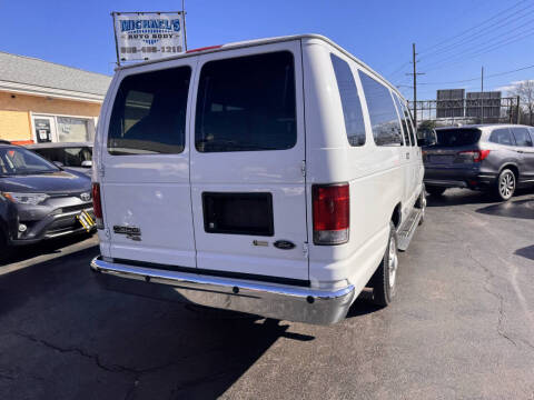 2013 Ford E-Series E-350 SD XLT