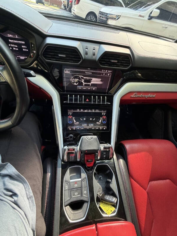 2020 Lamborghini Urus