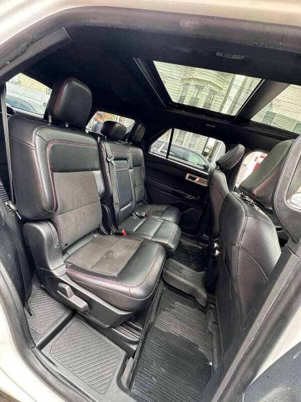 2022 Ford Explorer ST-Line